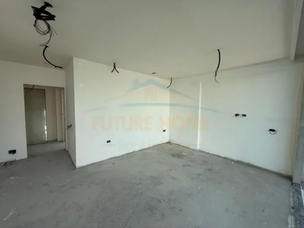 Korce, shitet apartament 2+1 Kati 4, 101 m² 102.000 € (SHEN MERIA KORCE)