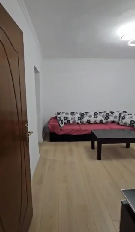 Tirane, jepet me qera apartament 2+1 Kati 6, 75 m² 500 € (White Bar ,Irfan Tomini)