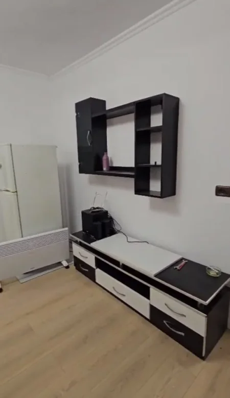 Tirane, jepet me qera apartament 2+1 Kati 6, 75 m² 500 € (White Bar ,Irfan Tomini)