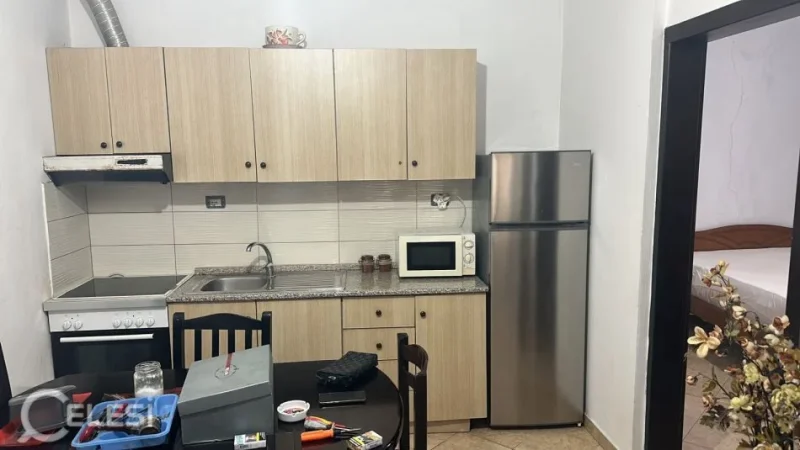 Tirane, jepet me qera apartament 2+1+Ballkon Kati 2, 94 m² 350 € (RRUGA E DIBRES)
