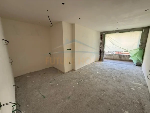 Korce, shitet apartament 1+1 Kati 6, 72 m² 72.000 € (SHEN MERIA KORCE)