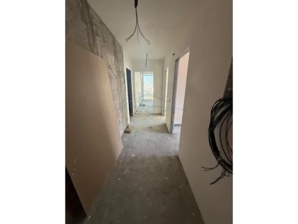 Korce, shitet apartament 1+1 Kati 6, 72 m² 72.000 € (SHEN MERIA KORCE)