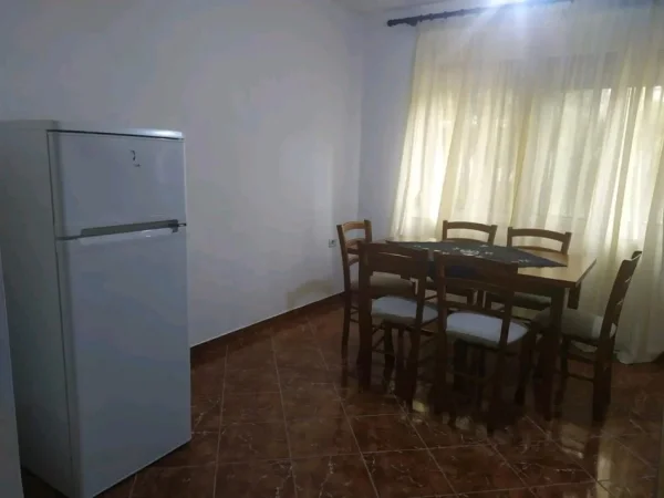 Tirane, jepet me qera apartament 2+1+Ballkon Kati 1, 100 m² 550 € (BLLOK)