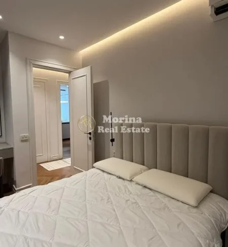 Tirane, jepet me qera apartament 3+1 Kati 3, 180 m² 2.200 € (Rruga Mine Peza)