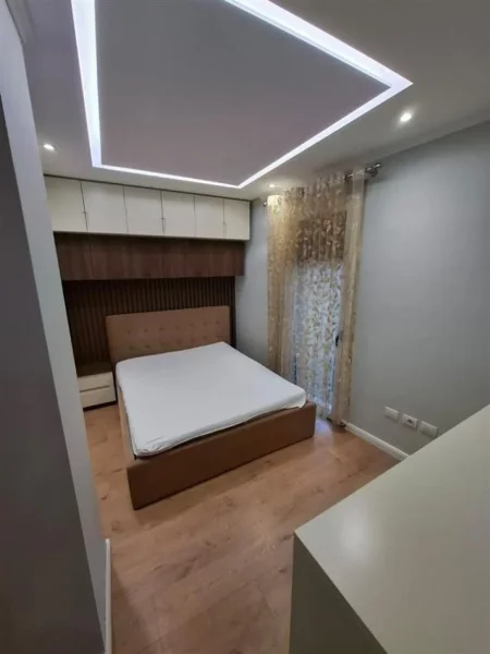 Tirane, jepet me qera apartament 1+1+Ballkon Kati 5, 65 m² 600 € (don bosko)