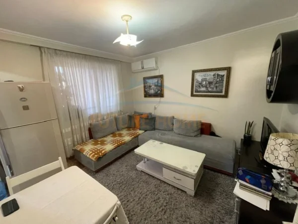 Tirane, shitet apartament 1+1 Kati 2, 56 m² 75.000 € (KOMBINAT)