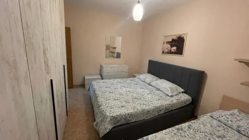 Tirane, jepet me qera apartament 1+1 Kati 2, 60 m² 550 € (Rruga Myslym Shyri)