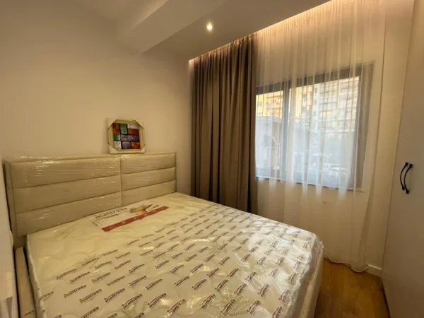 Tirane, shitet apartament 1+1 Kati 1, 45 m² 140.000 € (komuna parisit)