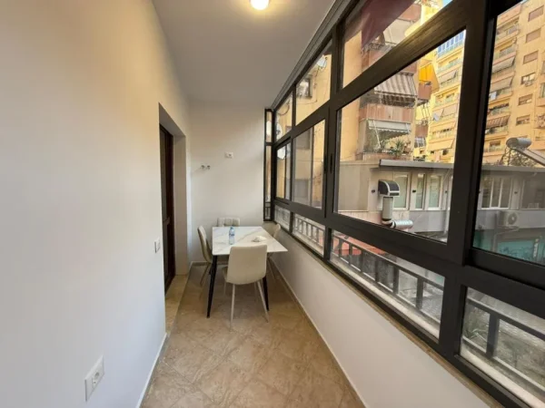 Tirane, shitet apartament 1+1 Kati 1, 45 m² 140.000 € (komuna parisit)