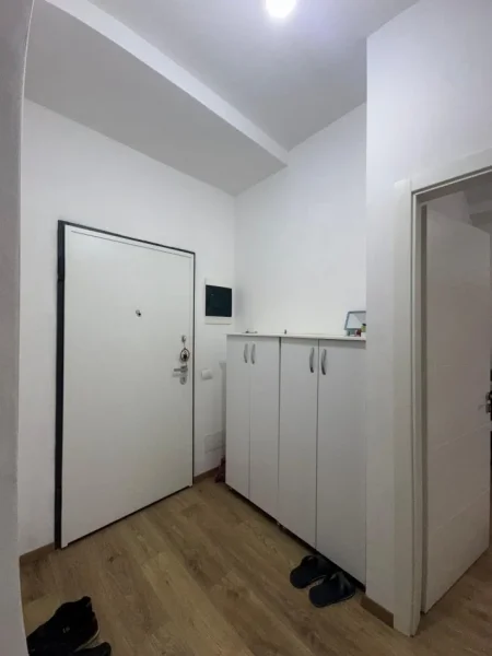 Tirane, jepet me qera apartament 2+1+Ballkon Kati 8, 96 m² 750 € 