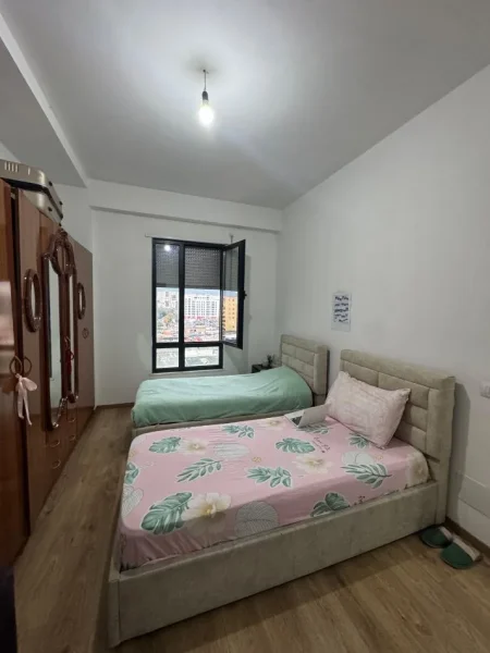 Tirane, jepet me qera apartament 2+1+Ballkon Kati 8, 96 m² 750 € 