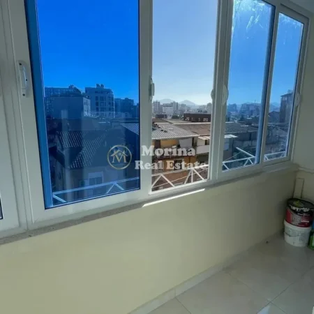 Tirane, jepet me qera apartament 1+1 Kati 6, 47 m² 500 € (Medreseja)