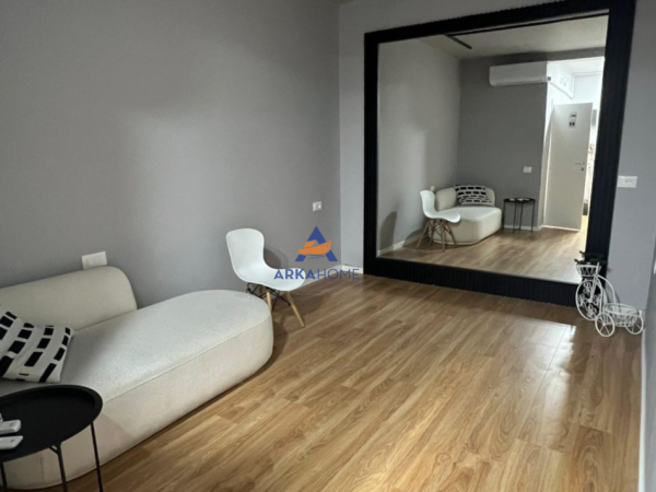 Tirane, jepet me qera ambjent biznesi Kati 1, 75 m² 1.250 € 