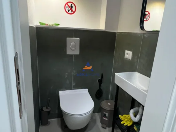 Tirane, jepet me qera ambjent biznesi Kati 1, 75 m² 1.250 € 