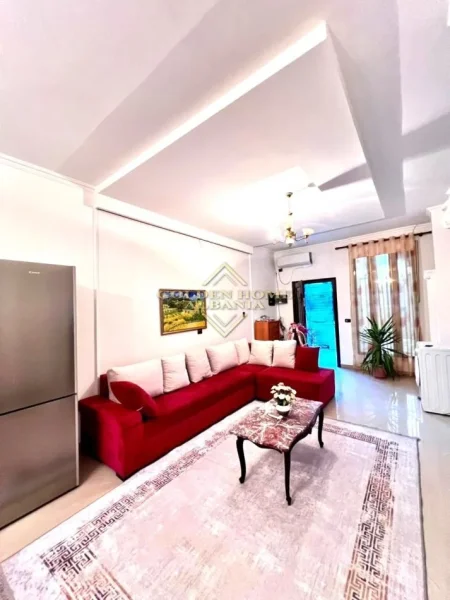 Tirane, jepet me qera apartament 2+1+Ballkon , 110 m² 500 € (Selite)