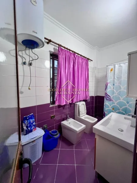 Tirane, jepet me qera apartament 2+1+Ballkon , 110 m² 500 € (Selite)