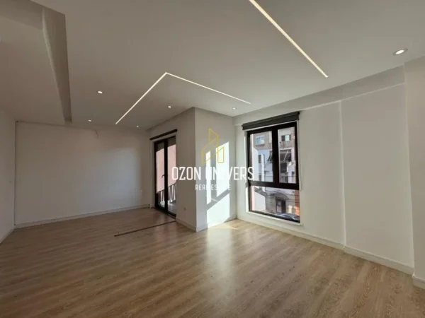 Shqiperi, jepet me qera apartament për biznes  Kati 1, 71 m² 670 € (Myslym Shyri)