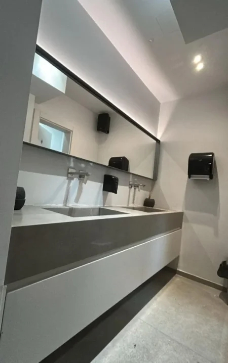 Tirane, shitet ambjent biznesi Kati 0, 156 m² 330.000 € (Rruga Ali Demi)