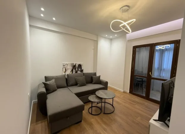 Tirane, shitet apartament 1+1 Kati 1, 53 m² 145.000 € (komuna parisit)
