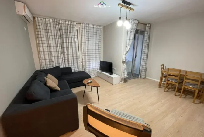 Tirane, jepet me qera apartament 1+1 Kati 2, 70 m² 600 € (Rruga Anastas Kullurioti)