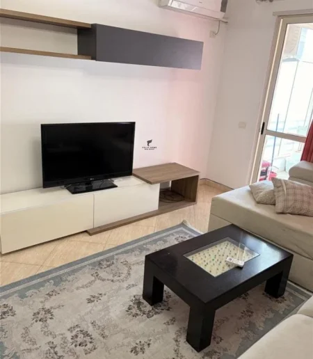 Tirane, jepet me qera apartament 2+1 Kati 7, 103 m² 600 € (YZBERISHT)