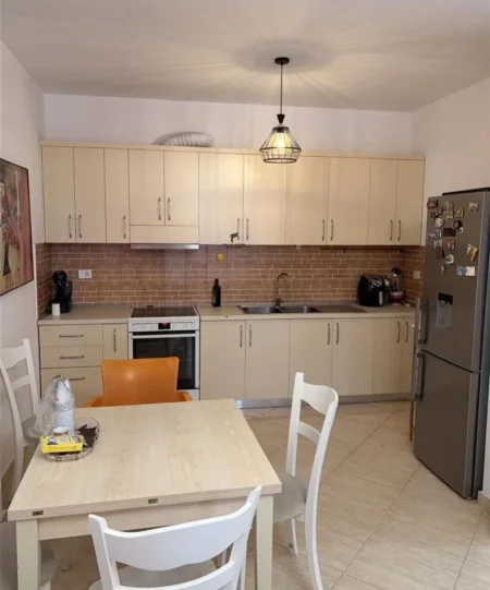 Tirane, jepet me qera apartament 2+1 Kati 7, 103 m² 600 € (YZBERISHT)