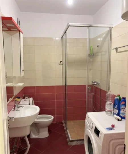 Tirane, jepet me qera apartament 2+1 Kati 7, 103 m² 600 € (YZBERISHT)