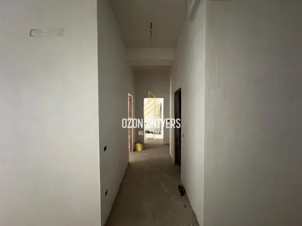 Tirane, shitet apartament 2+1+Ballkon Kati 1, 82 m² 157.000 € (Laprakë)