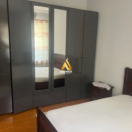 Tirane, jepet me qera apartament 2+1+Ballkon Kati 1, 85 m² 350 € (gjergj legisi)