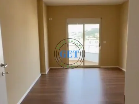 Durres, shitet apartament 3+1 Kati 9, 105 m² 155.000 € (Drejtoria e Policise)