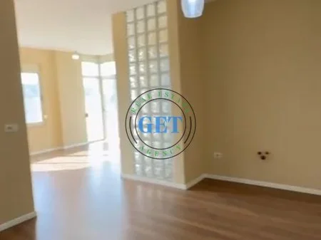 Durres, shitet apartament 3+1 Kati 9, 105 m² 155.000 € (Drejtoria e Policise)