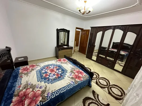 Tirane, jepet me qera shtepi 2+1+parkim Kati 1, 140 m² 480 € (5 Maji , Shkolla Kico Blushi)