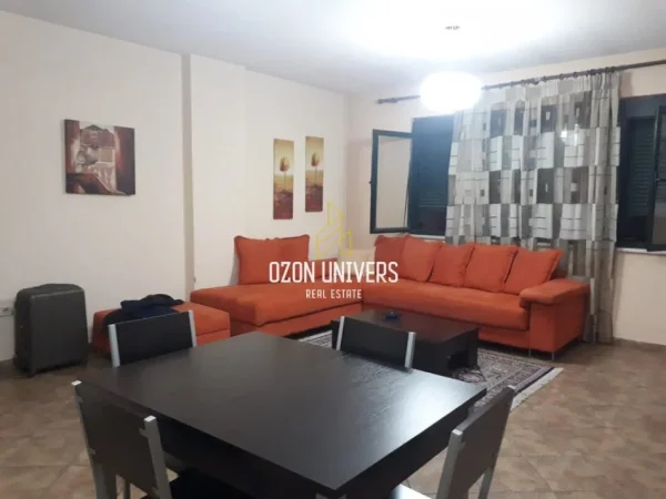 Tirane, jepet me qera apartament 1+1+Ballkon Kati 9, 65 m² 600 € (Sheshi Willson)