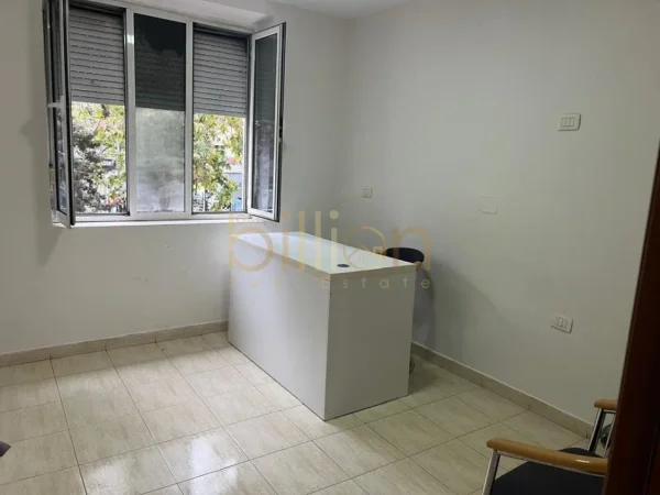 Tirane, jepet me qera , 65 m² 500 € (RRUGA E KAVAJES)