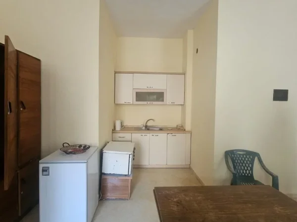 Durres, jepet me qera ambjent biznesi Kati 2, 72 m² 500 € 