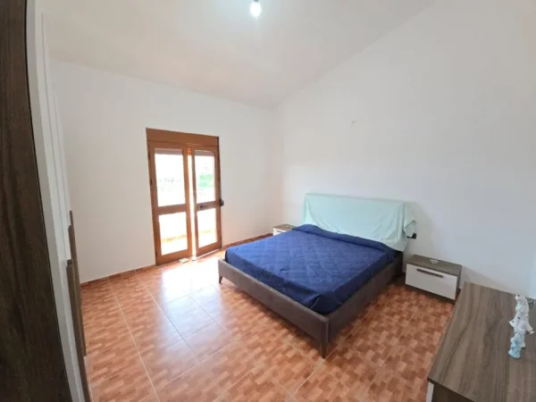 Durres, jepet me qera apartament 4+1+Aneks+Ballkon Kati 3, 150 m² 500 € 