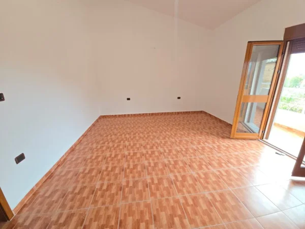 Durres, jepet me qera apartament 4+1+Aneks+Ballkon Kati 3, 150 m² 500 € 