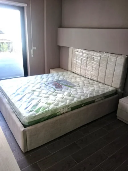 Jepet me Qira Apartament Fantastik 2+1+2 me post parkimi të përfshirë tek Kodra e Diellit,  700 €URO