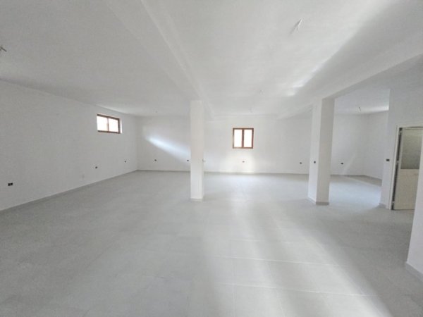 Durres, jepet me qera ambjent biznesi Kati 0, 140 m² 900 € 