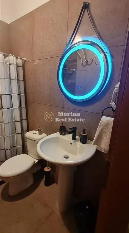 Tirane, jepet me qera apartament 1+1 Kati 5, 70 m² 550 € (Medreseja)