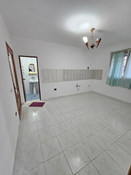 Durres, jepet me qera ambjent biznesi Kati 0, 100 m² 450 €