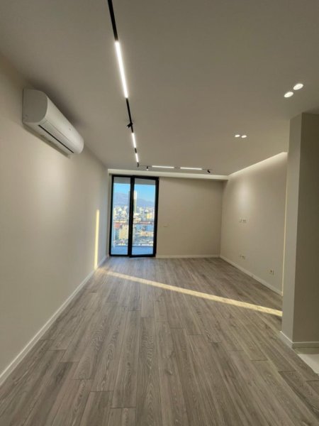 Tirane, jepet me qera zyre Kati 11, 93 m² 1.000 € (Rr.Mine Peza)