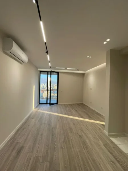 Tirane, jepet me qera zyre Kati 11, 93 m² 1.000 € (Rr.Mine Peza)