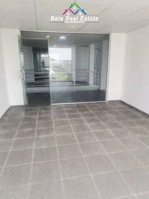 Tirane, jepet me qera dyqan Kati 1, 35 m² 400 Euro (xhamia e tabakeve)