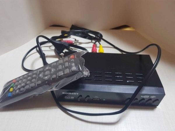 Lushnje, shes Dvbt 2, dekoder per kanale tv. 10 mij lek te vjetra