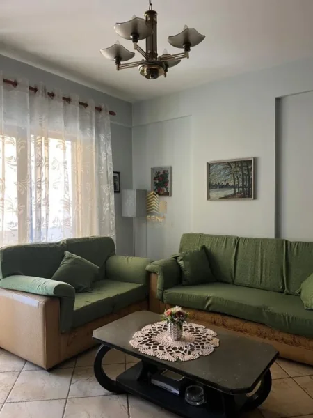 Tirane, jepet me qera apartament 1+1+Ballkon Kati 3, 60 m² 450 € (Don Bosko)