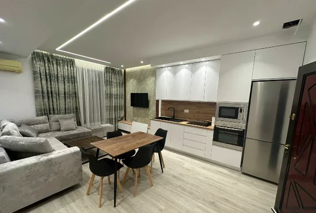 Tirane, jepet me qera apartament 1+1 Kati 1, 55 m² 700 € (zogu zi)