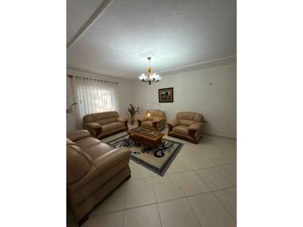 Tirane, jepet me qera apartament 2+1+Ballkon Kati 2, 203 m² 750 € (Don Bosko)