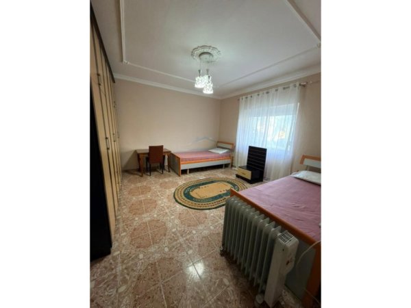 Tirane, jepet me qera apartament 2+1+Ballkon Kati 2, 203 m² 750 € (Don Bosko)