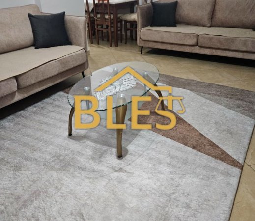 Tirane, jepet me qera apartament 2+1 Kati 8, 78 m² 450 € (Vasil Tromara)